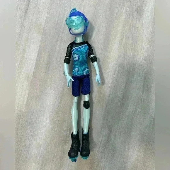 MONSTER HIGH GILLINGTON GIL WEBBER FROM WHEEL LOVE - Picture 1 of 2